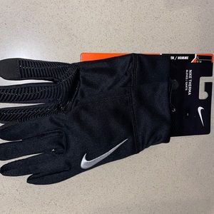 Nike Therma Gloves